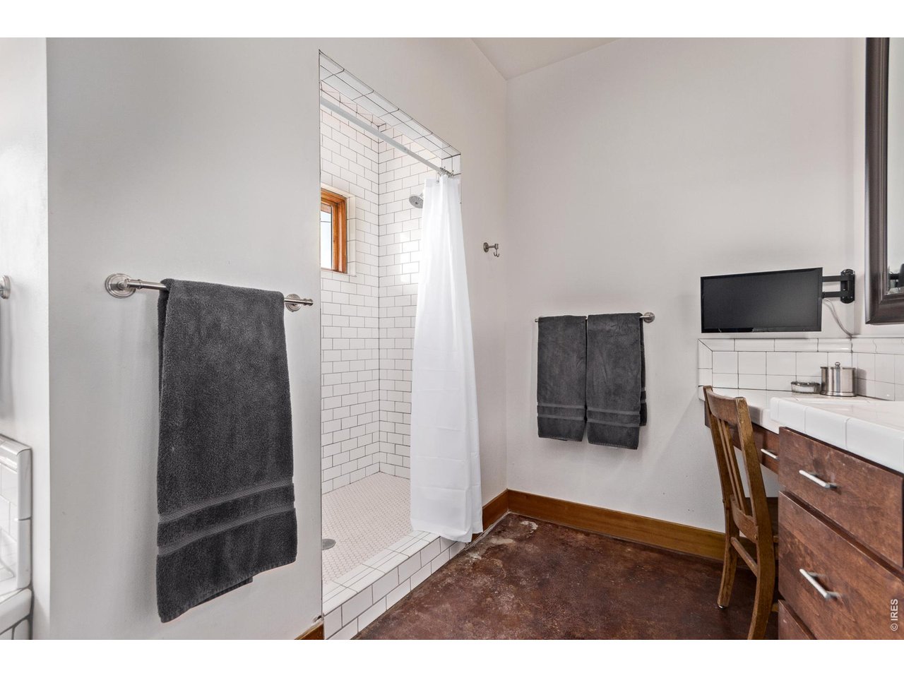 399 Northview Rd