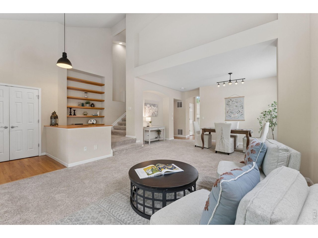 2205 Creekside Dr