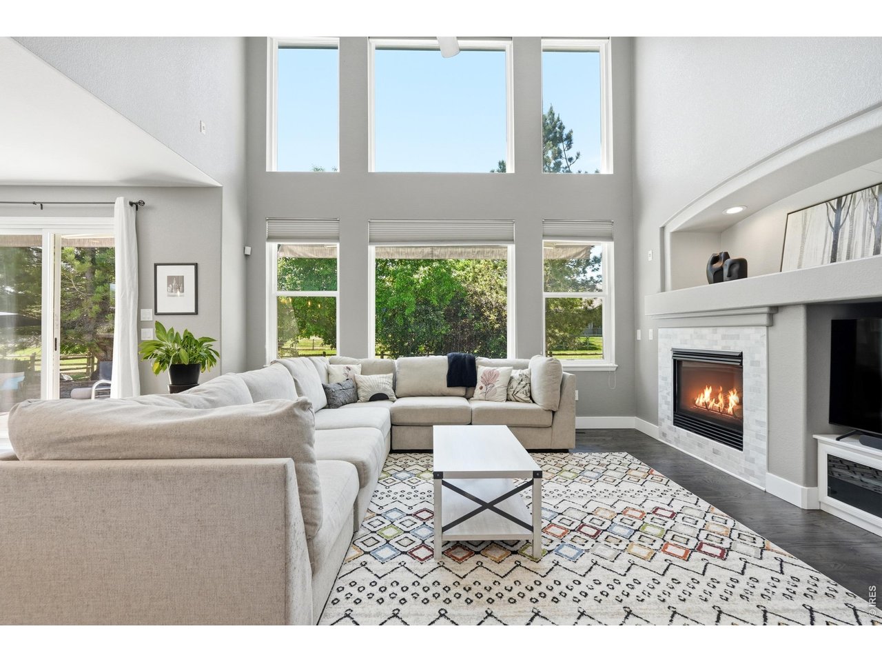 11725 Pleasant Hl