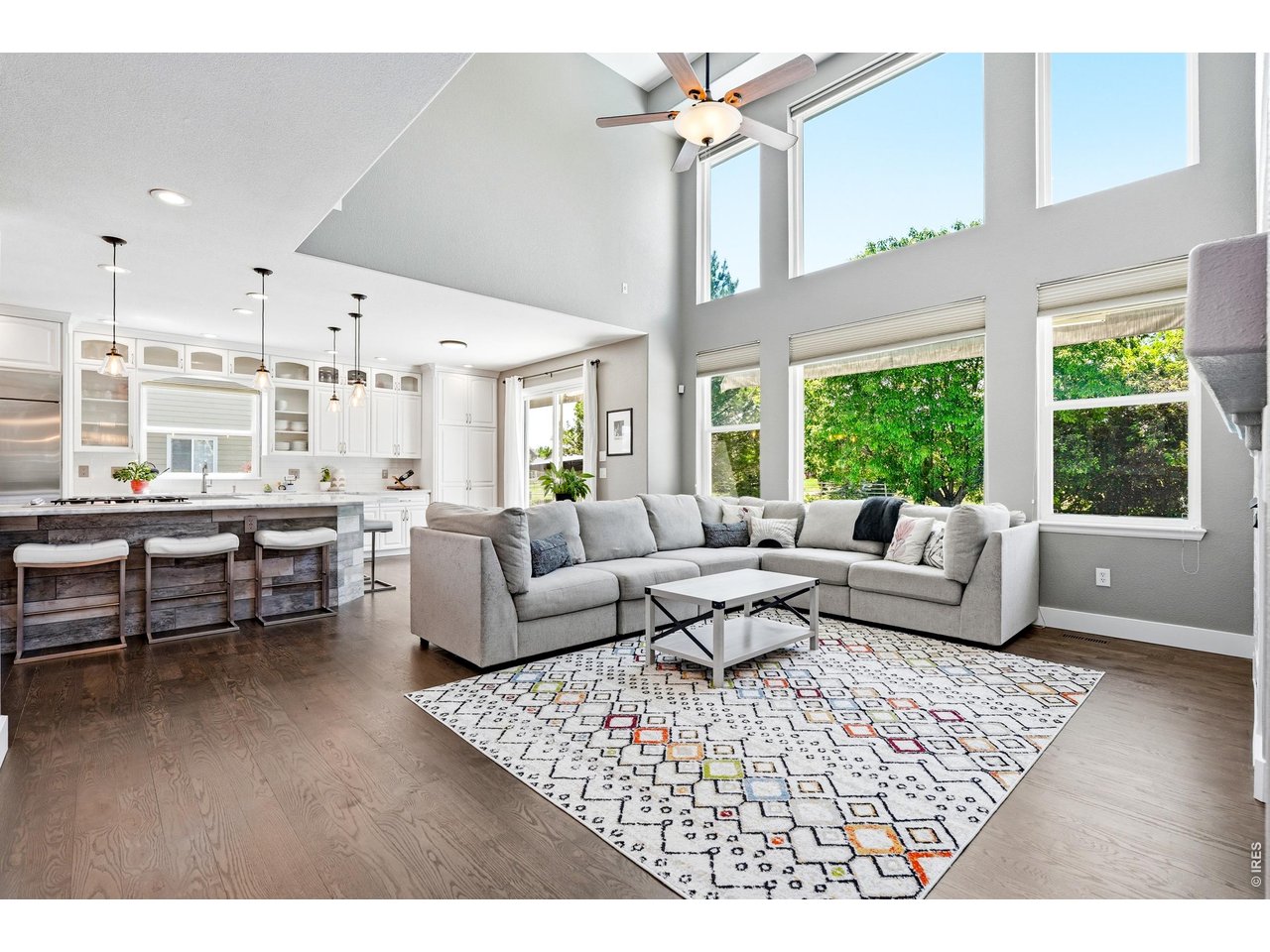11725 Pleasant Hl