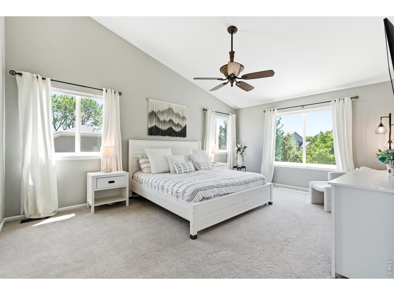 11725 Pleasant Hl