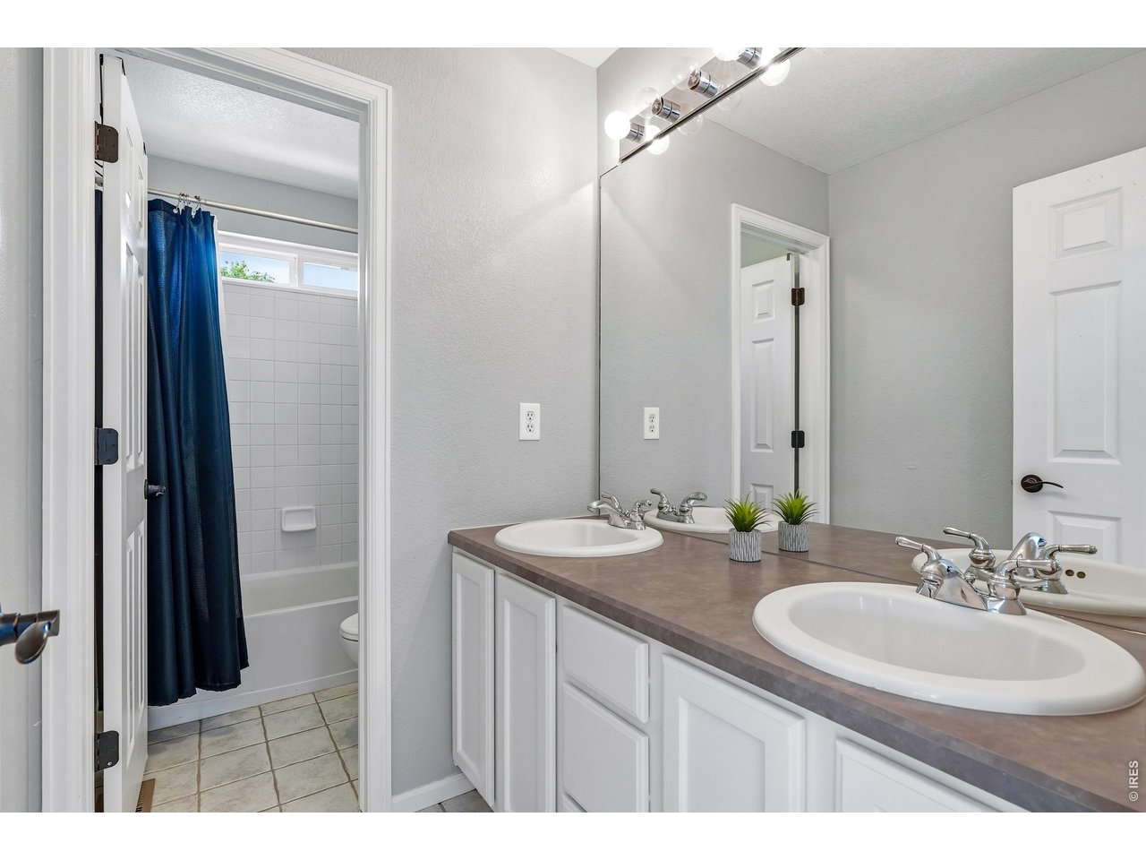 11725 Pleasant Hl