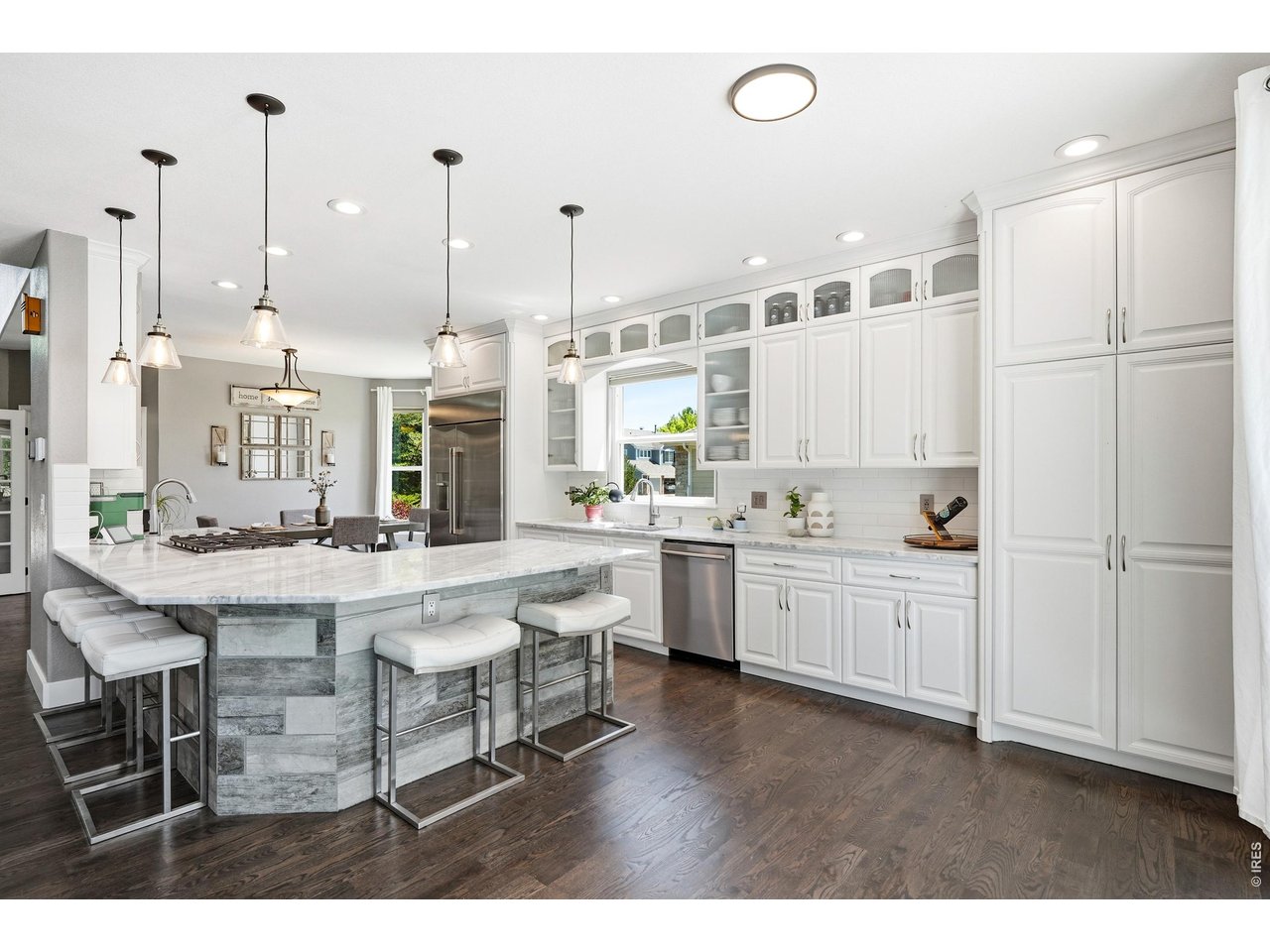 11725 Pleasant Hl