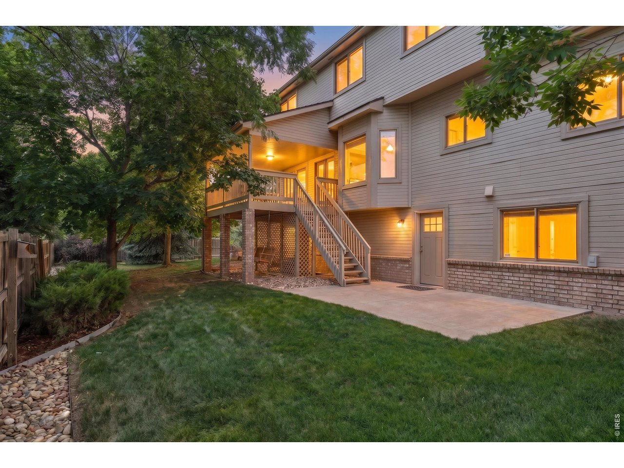 2413 Willow Ln