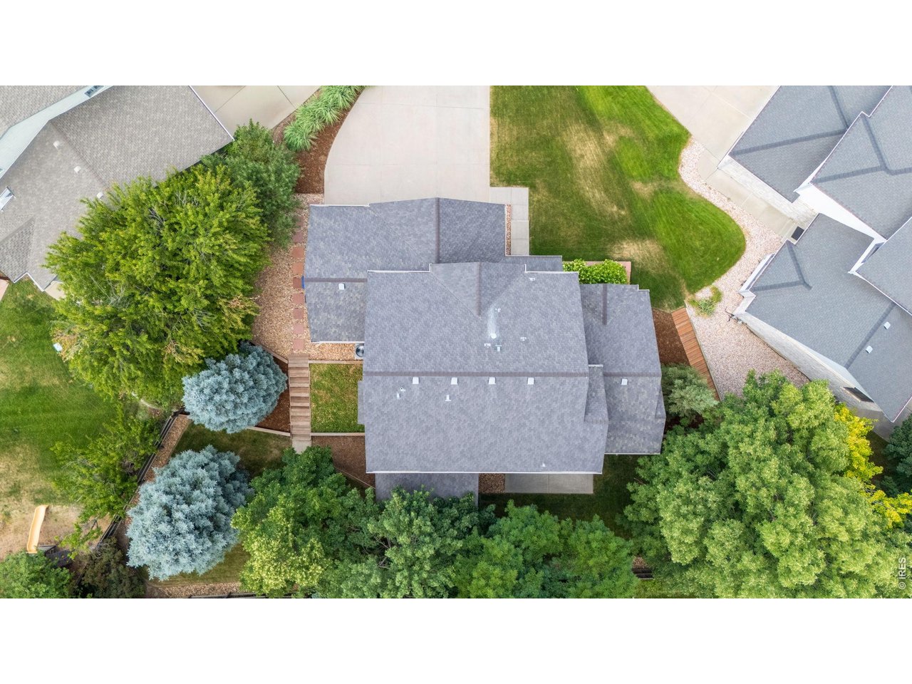 2413 Willow Ln
