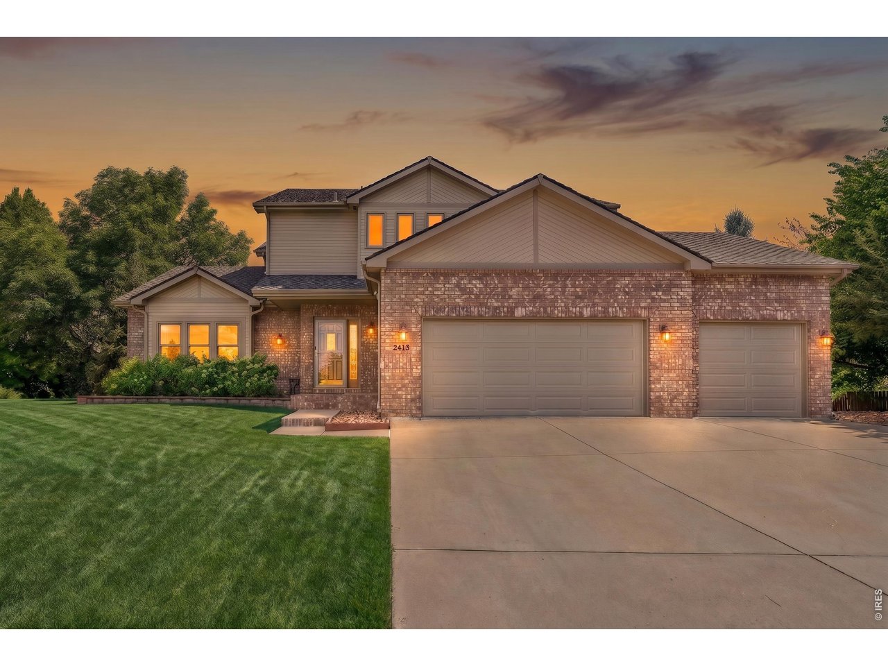 2413 Willow Ln