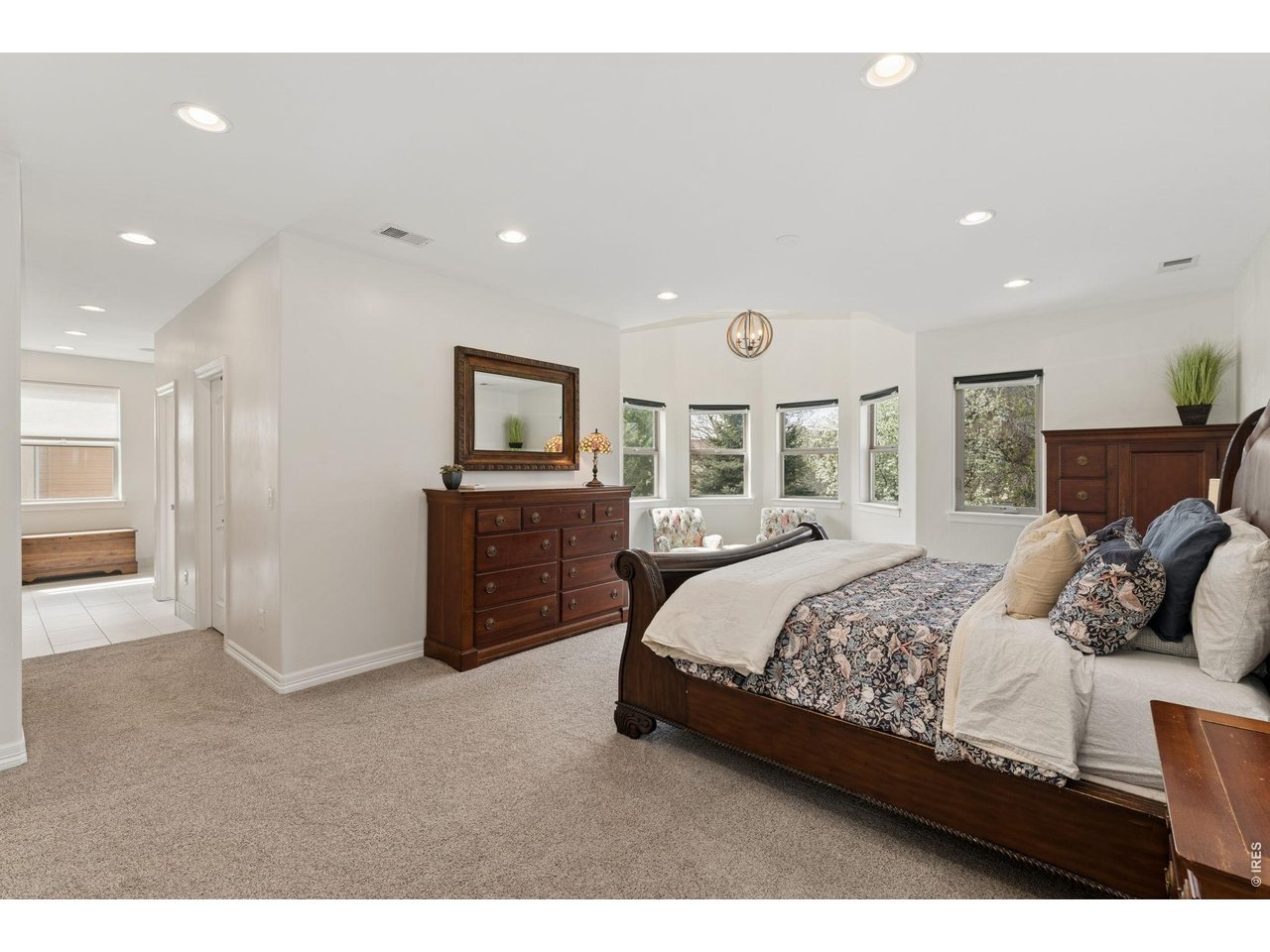 1744 Montgomery Cir