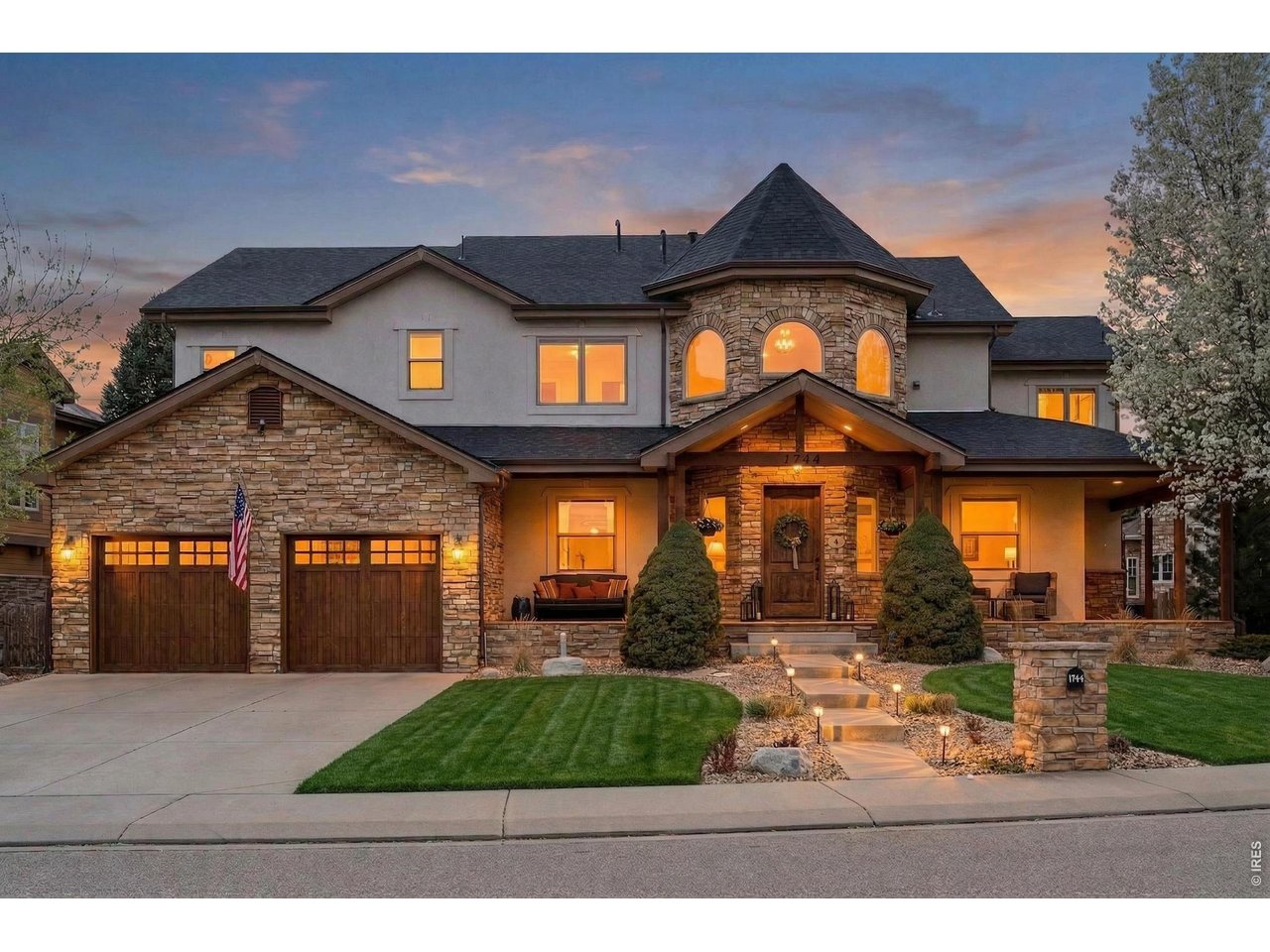 1744 Montgomery Cir