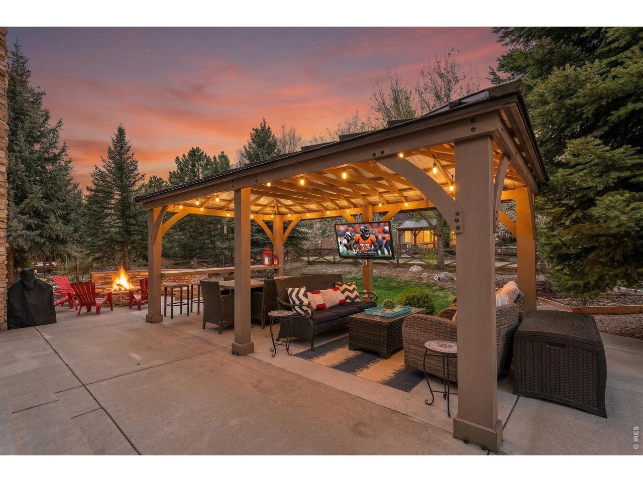 1744 Montgomery Cir