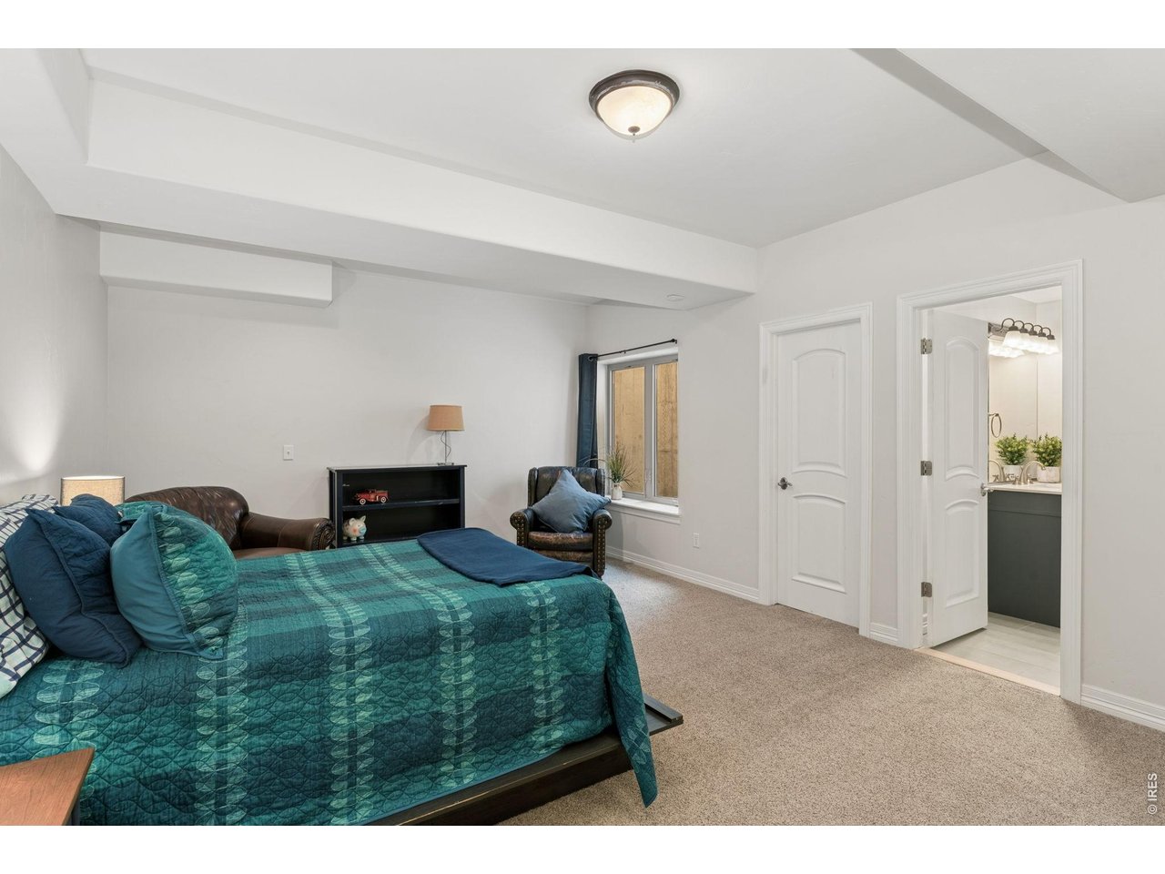 1744 Montgomery Cir