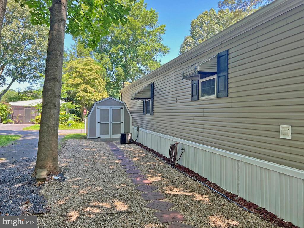 20087 ATLANTIC AVENUE F-105