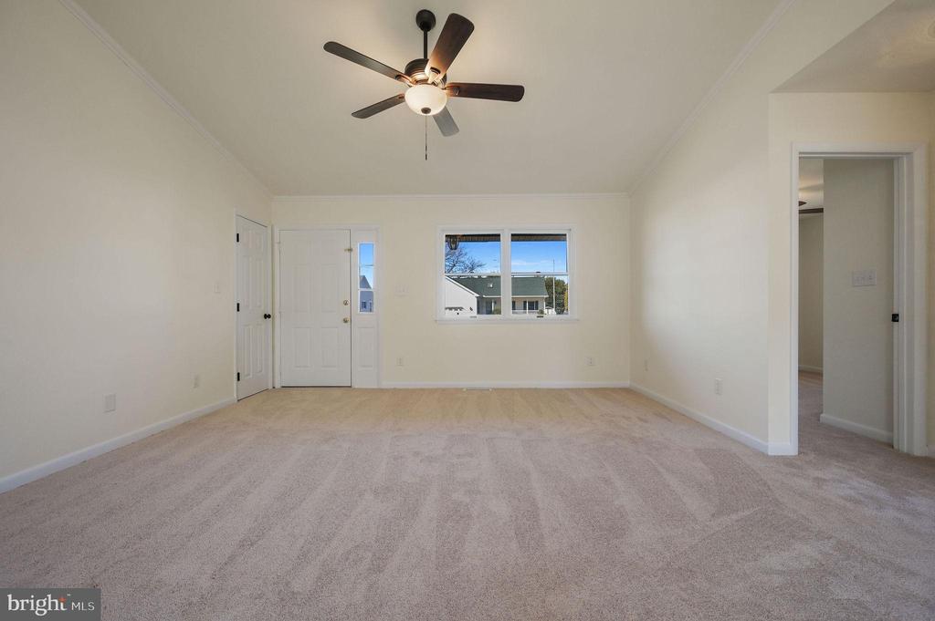36733 W POND CIRCLE