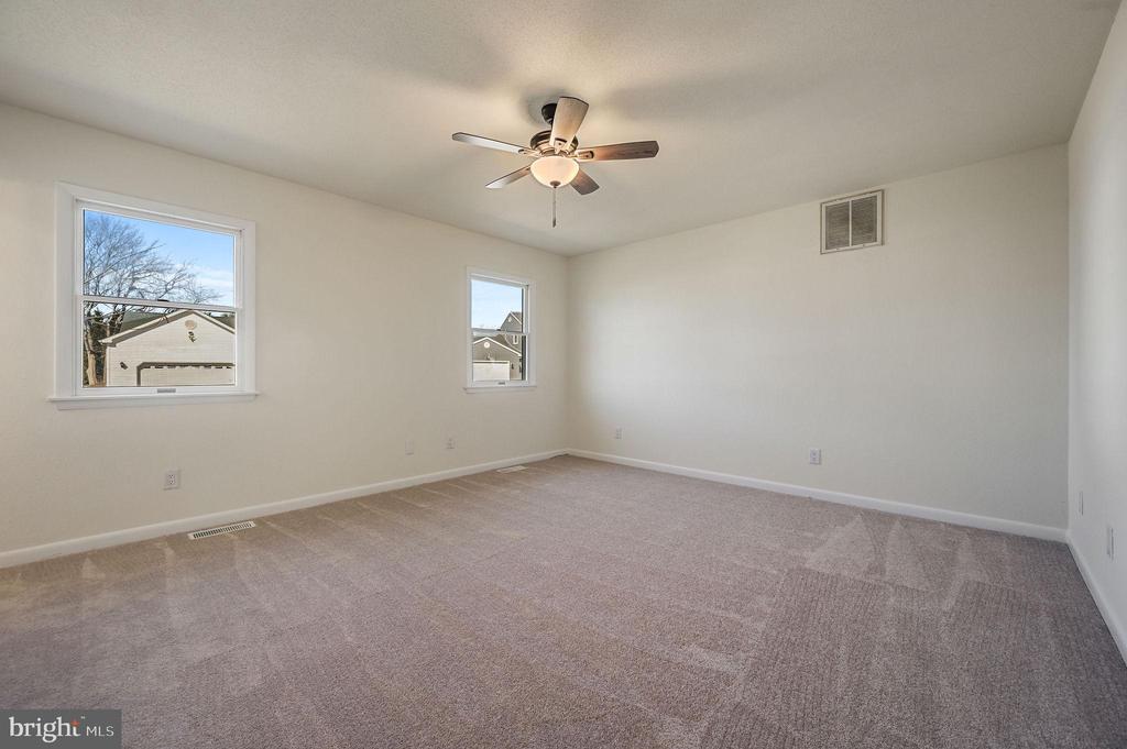 36733 W POND CIRCLE