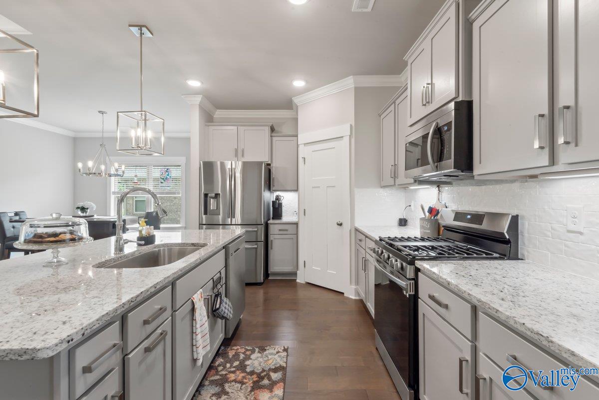 9544 Hampton Oak Drive SE