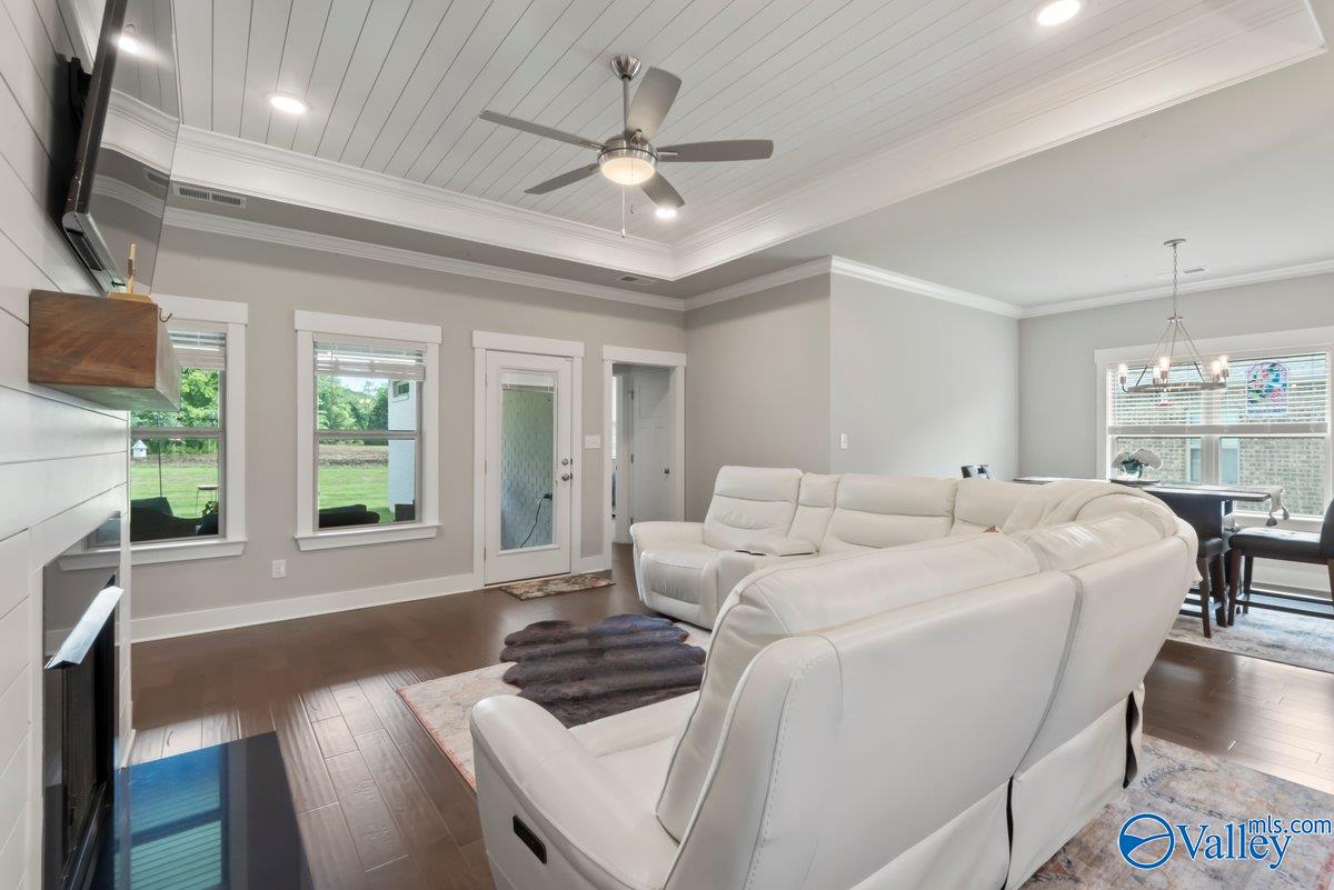 9544 Hampton Oak Drive SE