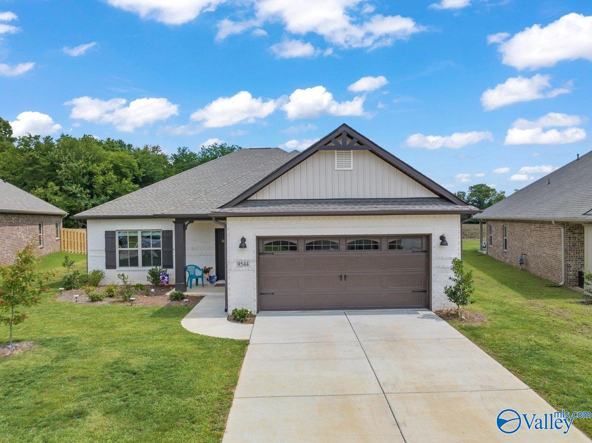 9544 Hampton Oak Drive SE