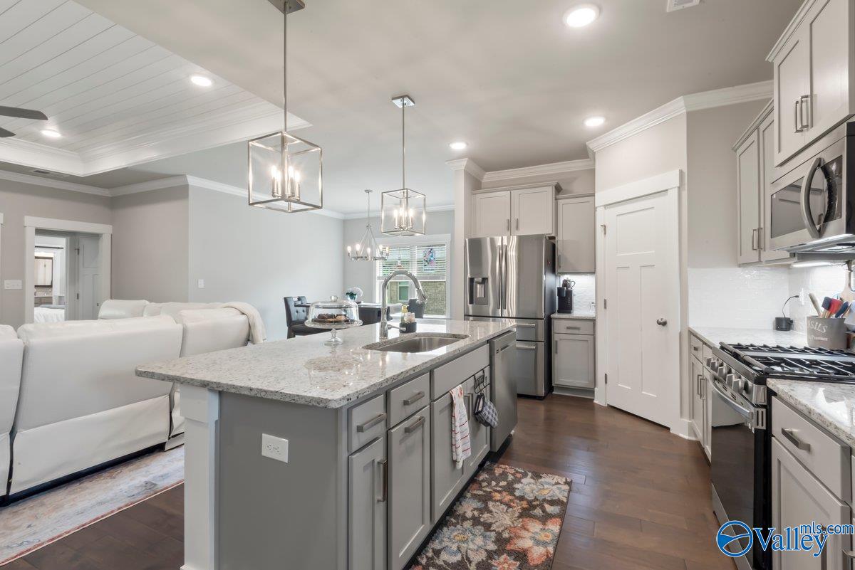 9544 Hampton Oak Drive SE