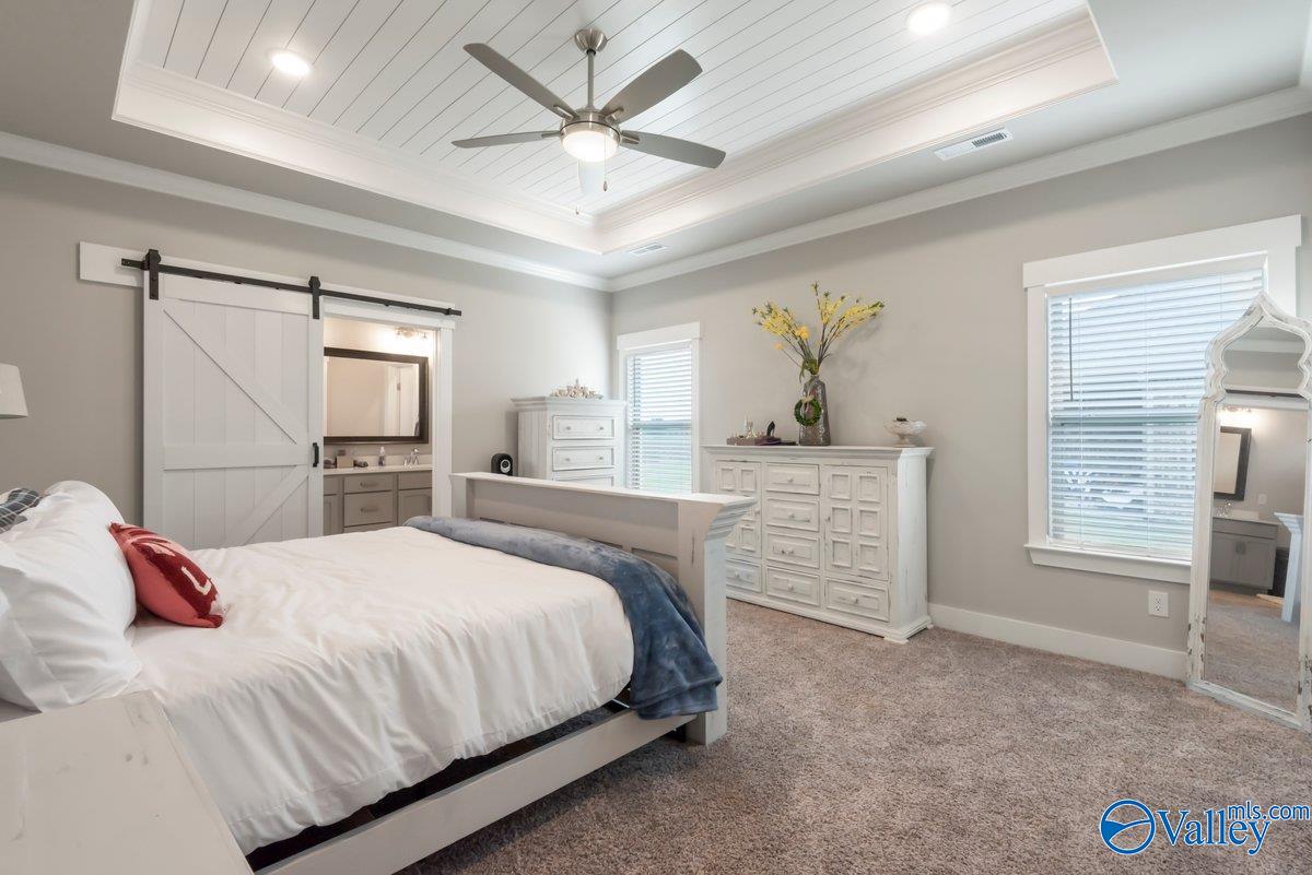 9544 Hampton Oak Drive SE