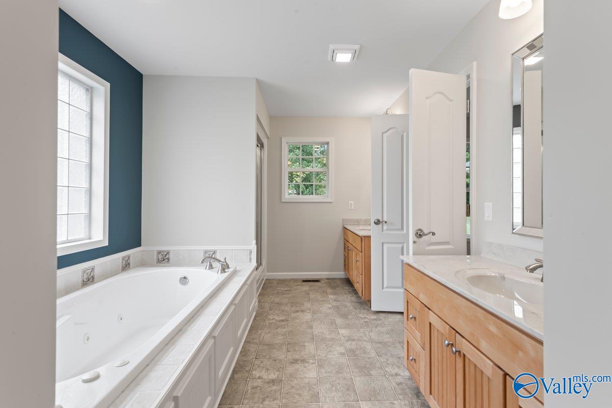 1040 Gannon Circle NW