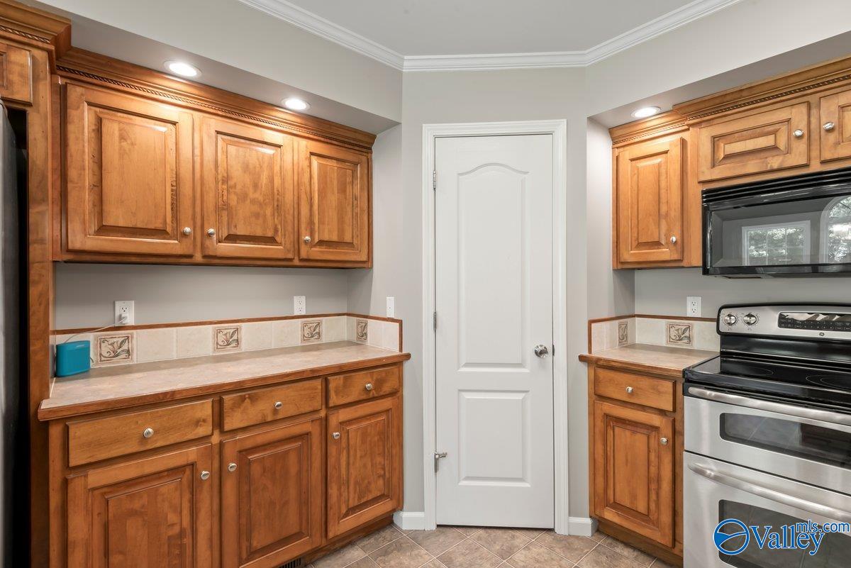 1040 Gannon Circle NW