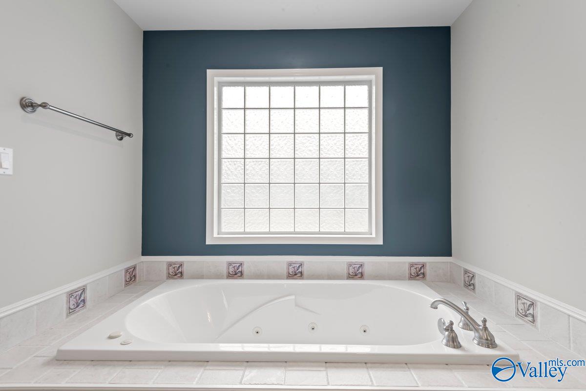 1040 Gannon Circle NW