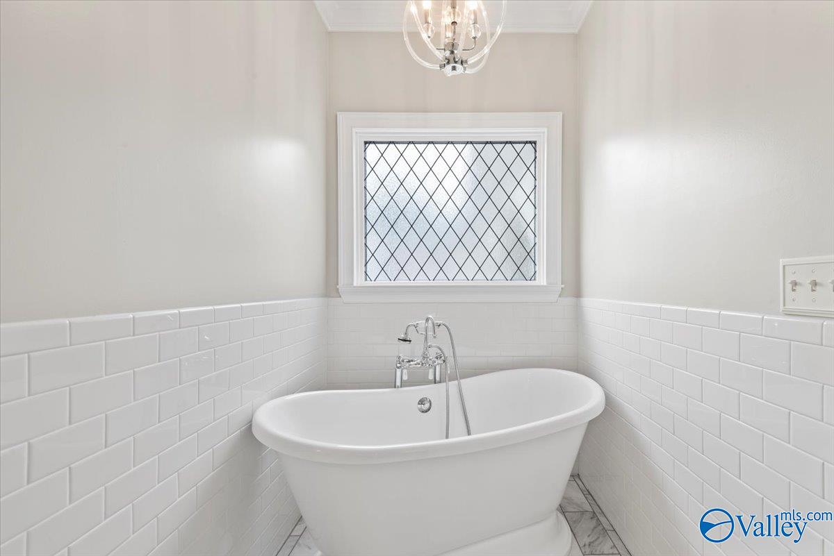 900 Springdale Road SW