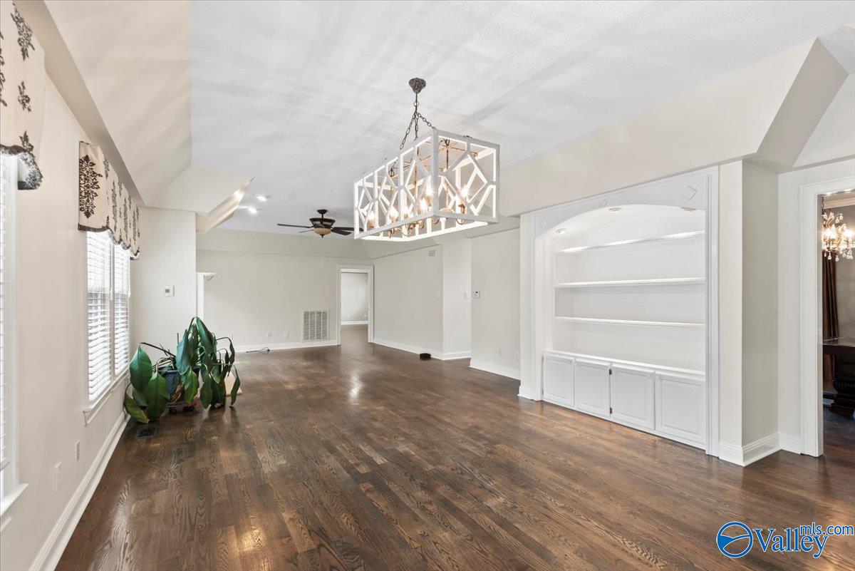 900 Springdale Road SW