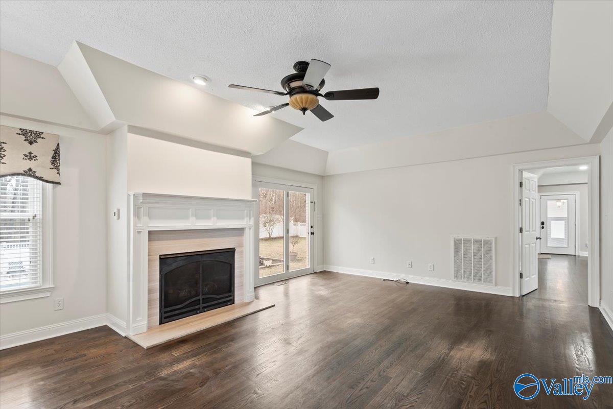 900 Springdale Road SW