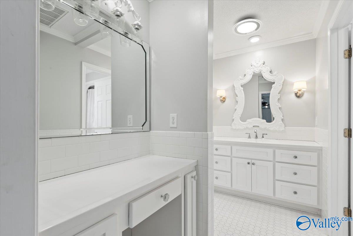 900 Springdale Road SW