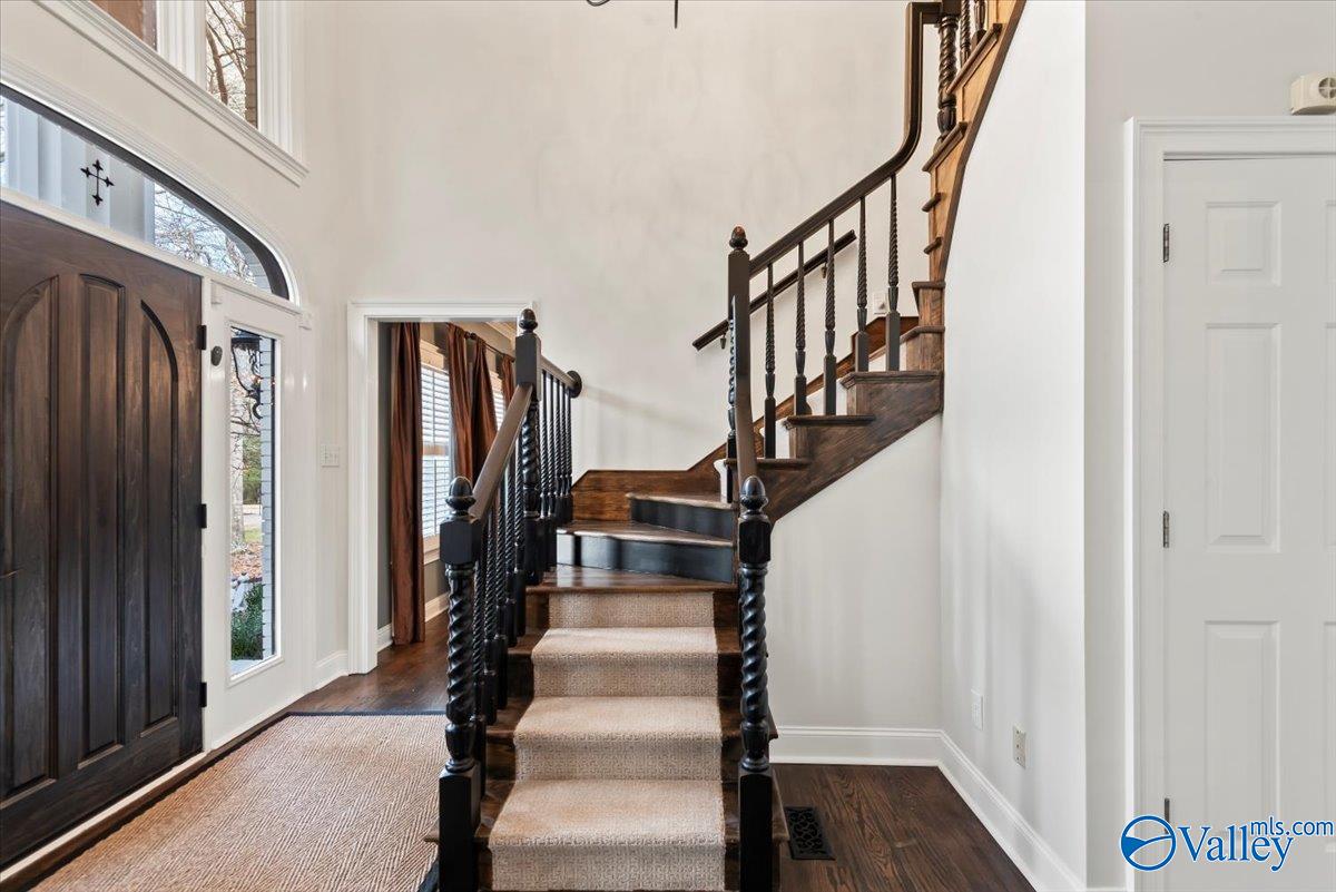 900 Springdale Road SW