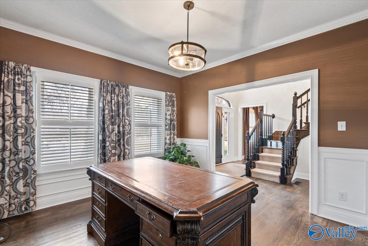 900 Springdale Road SW