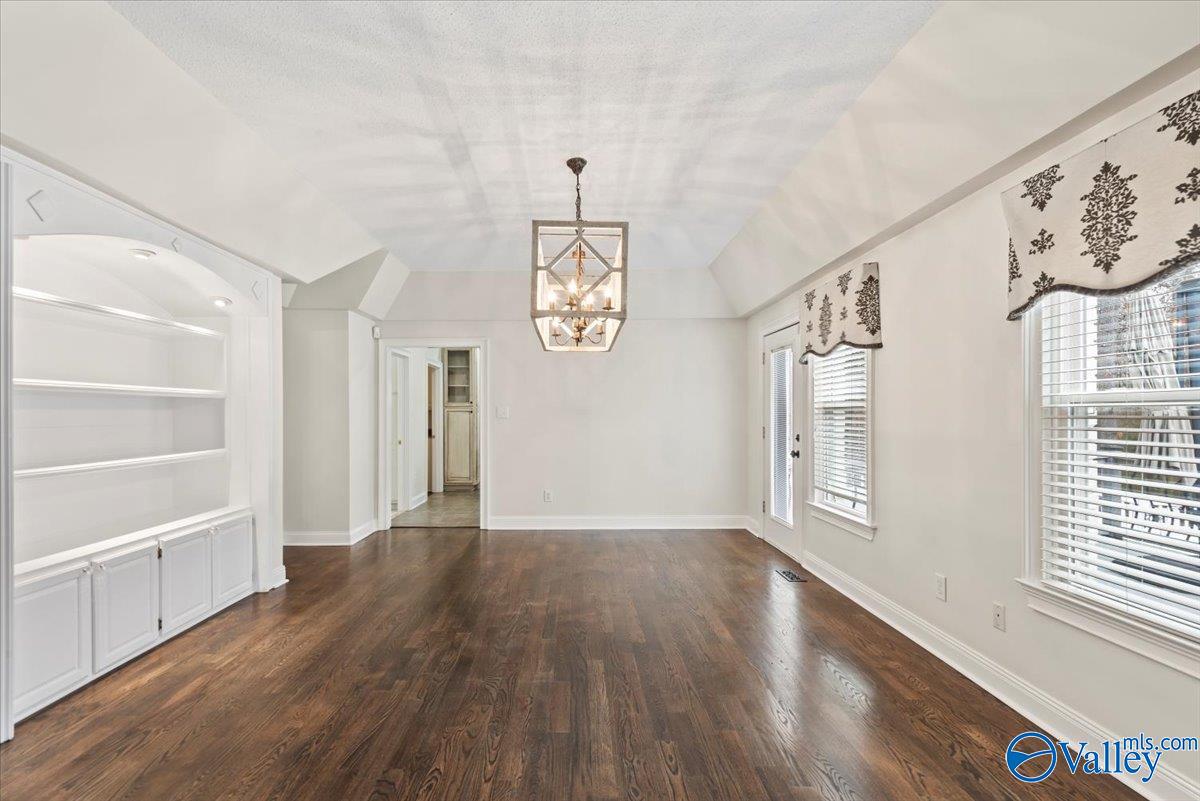 900 Springdale Road SW