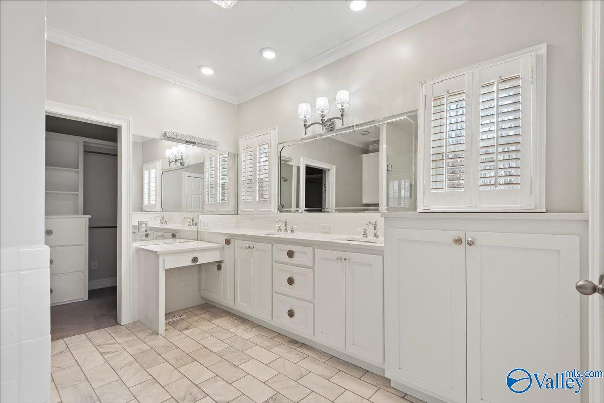 900 Springdale Road SW