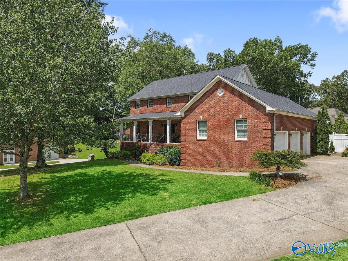 1958 Autumn Creek Drive NE