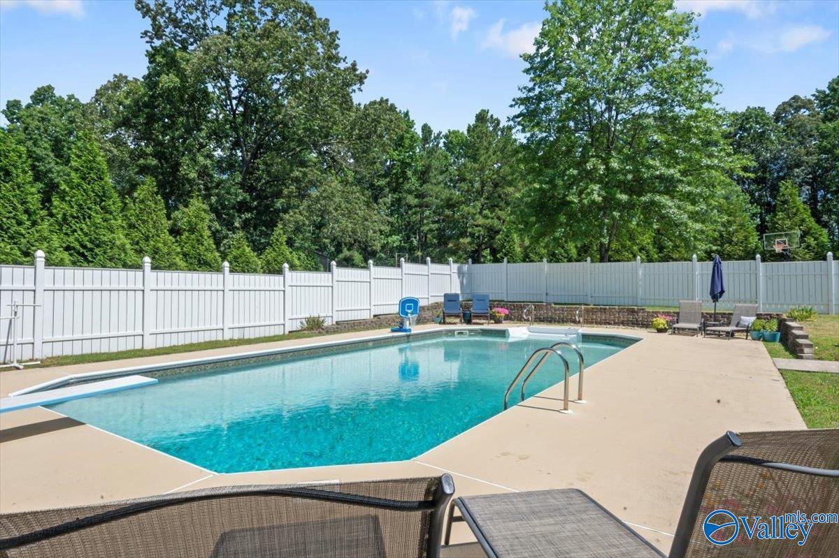 1958 Autumn Creek Drive NE