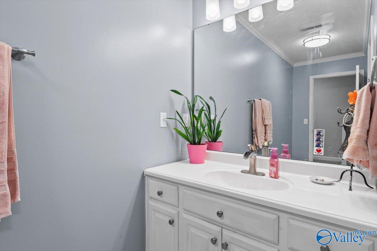 1958 Autumn Creek Drive NE