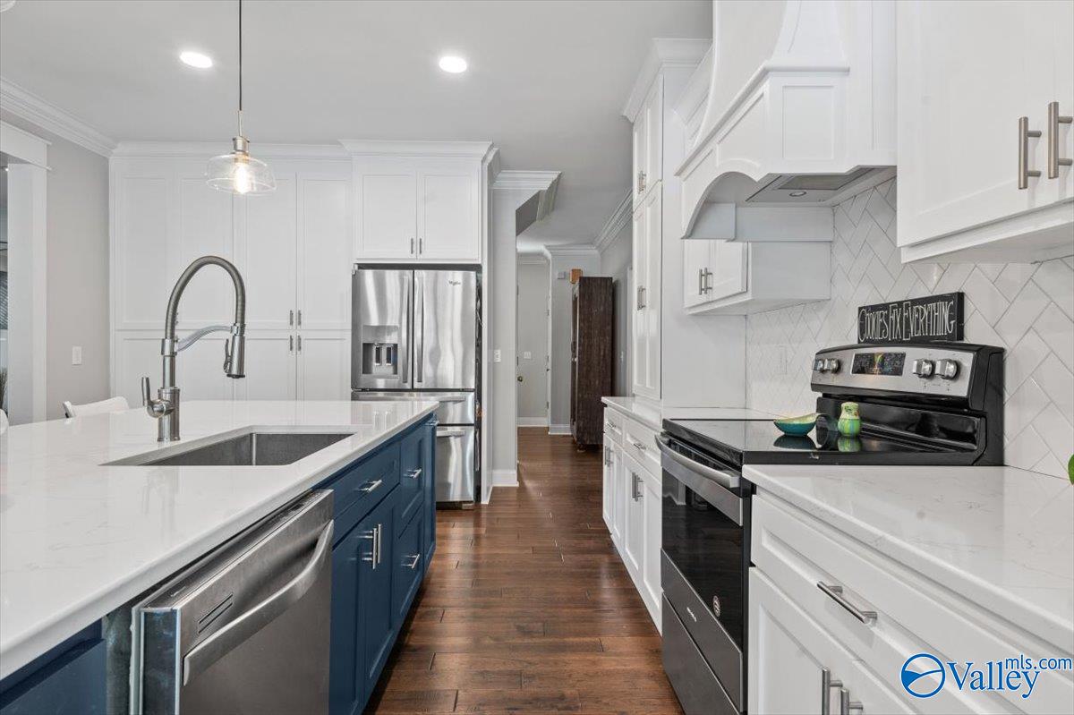 1958 Autumn Creek Drive NE