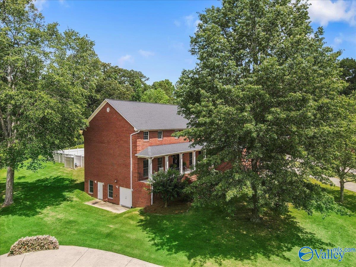 1958 Autumn Creek Drive NE