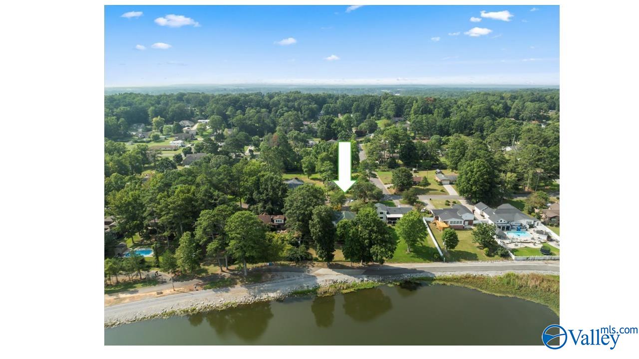 1559 Lakeview Drive NW