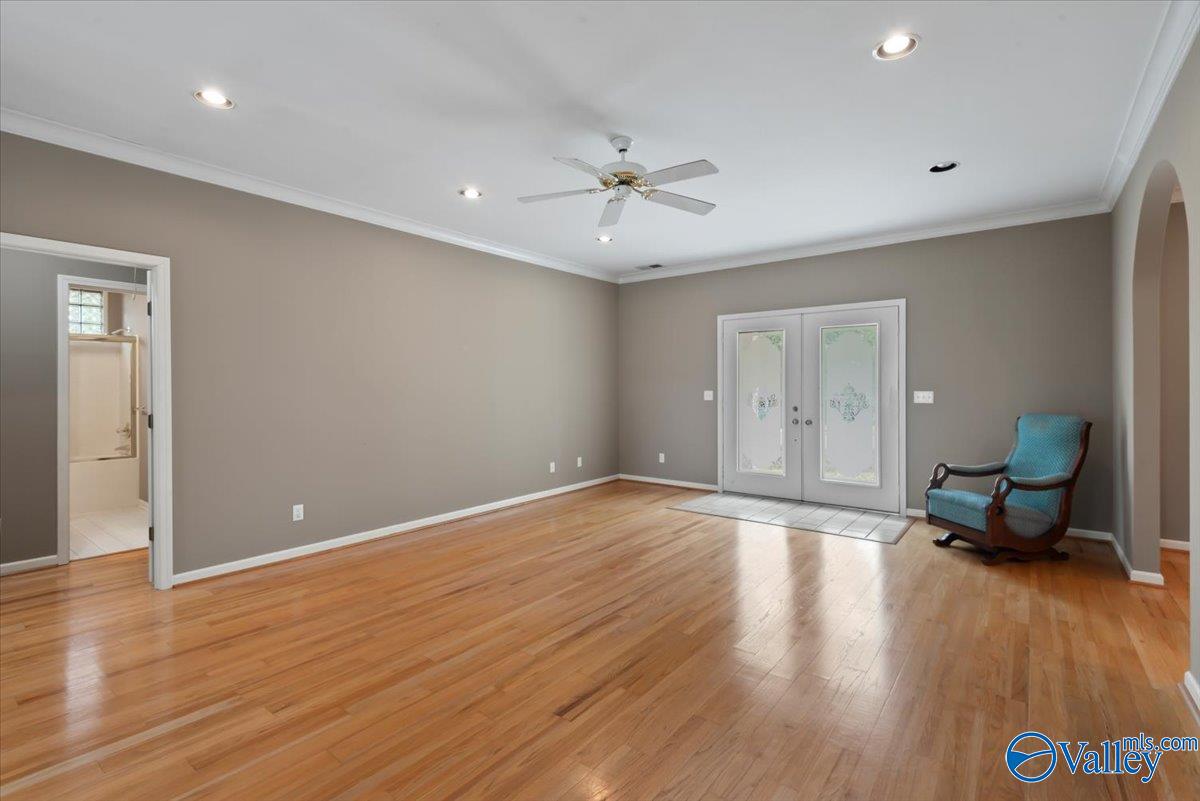 1559 Lakeview Drive NW