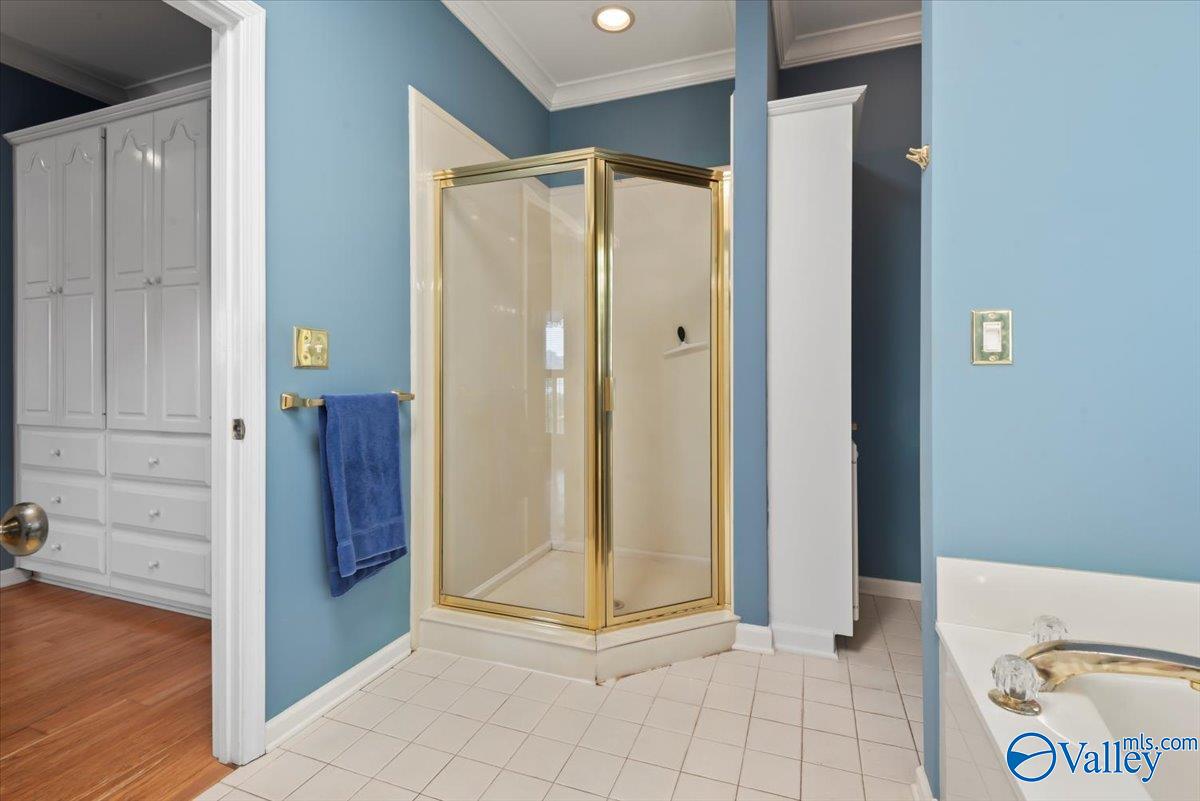 1559 Lakeview Drive NW