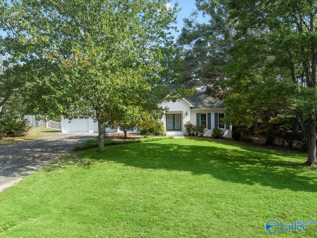 1559 Lakeview Drive NW