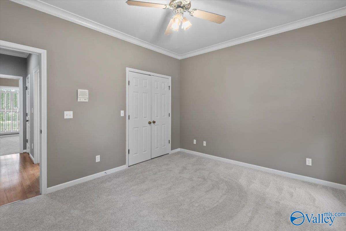 1559 Lakeview Drive NW