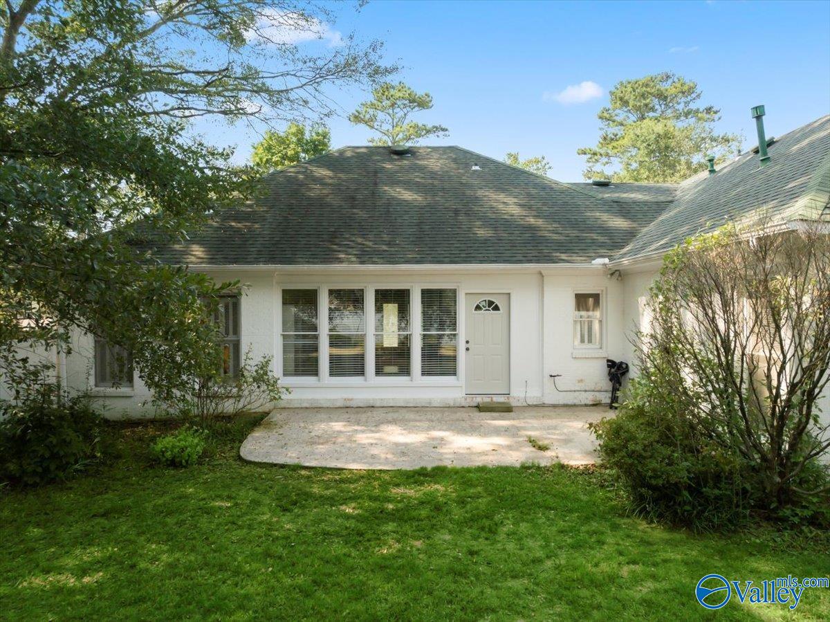 1559 Lakeview Drive NW