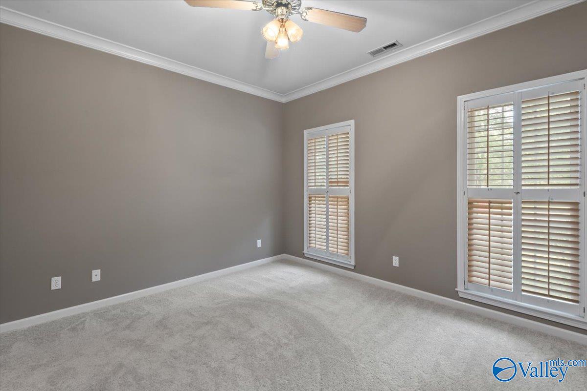 1559 Lakeview Drive NW