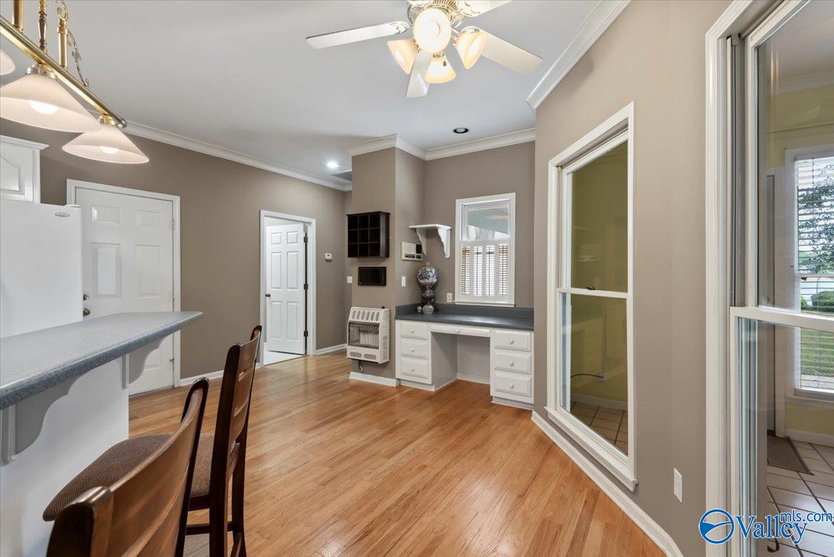 1559 Lakeview Drive NW