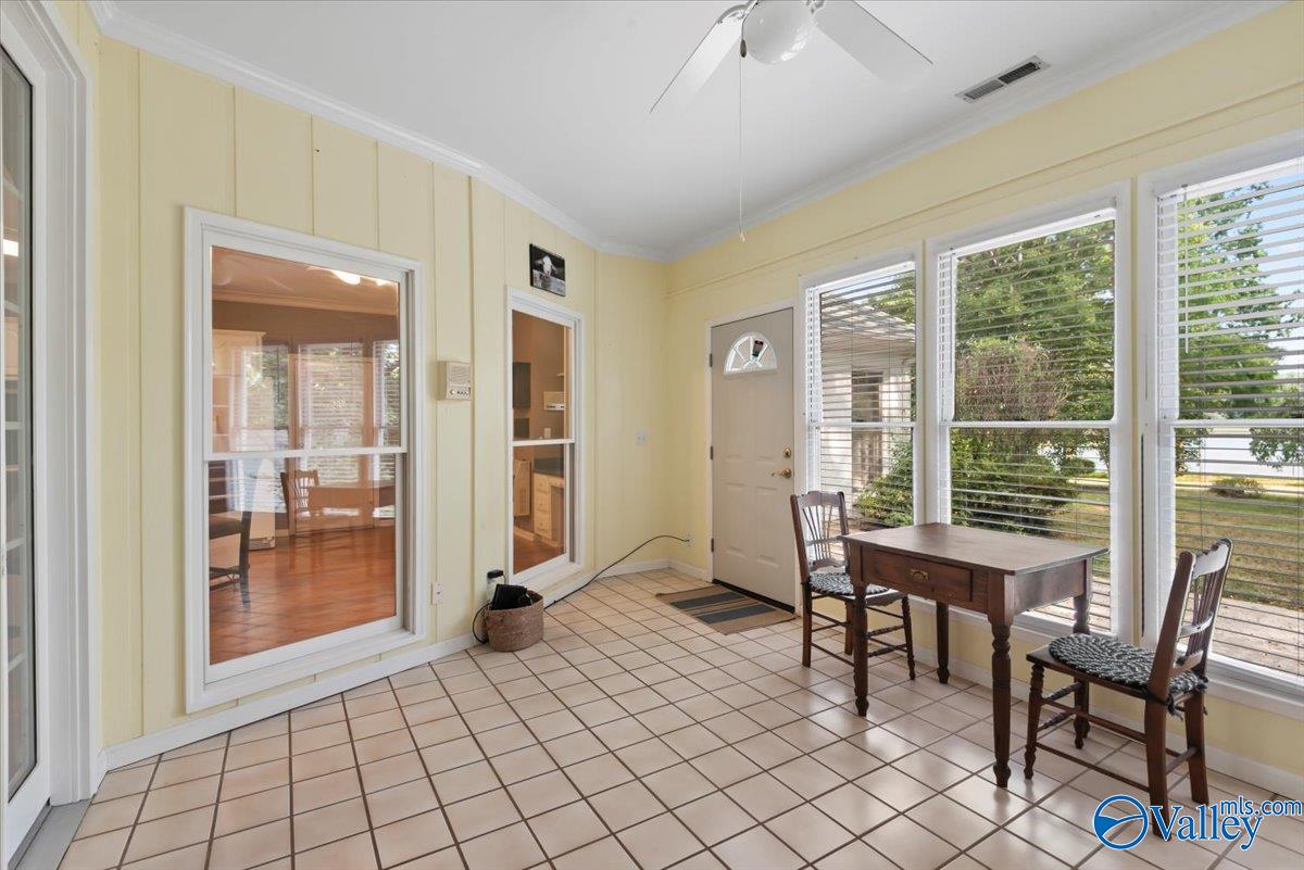 1559 Lakeview Drive NW