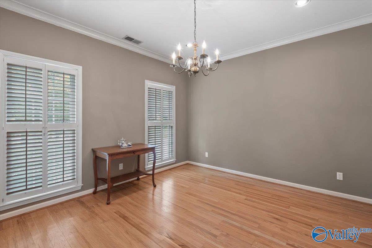 1559 Lakeview Drive NW