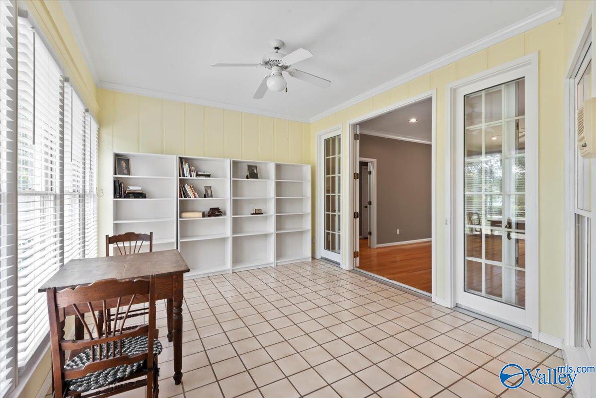 1559 Lakeview Drive NW