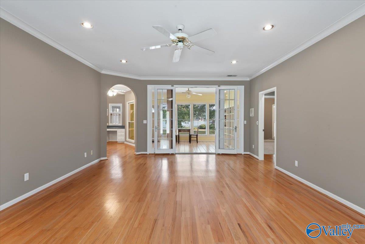 1559 Lakeview Drive NW